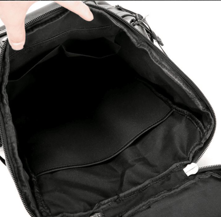 accessoire de voyage en cuir noir