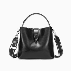 Sac noir boucle métallique