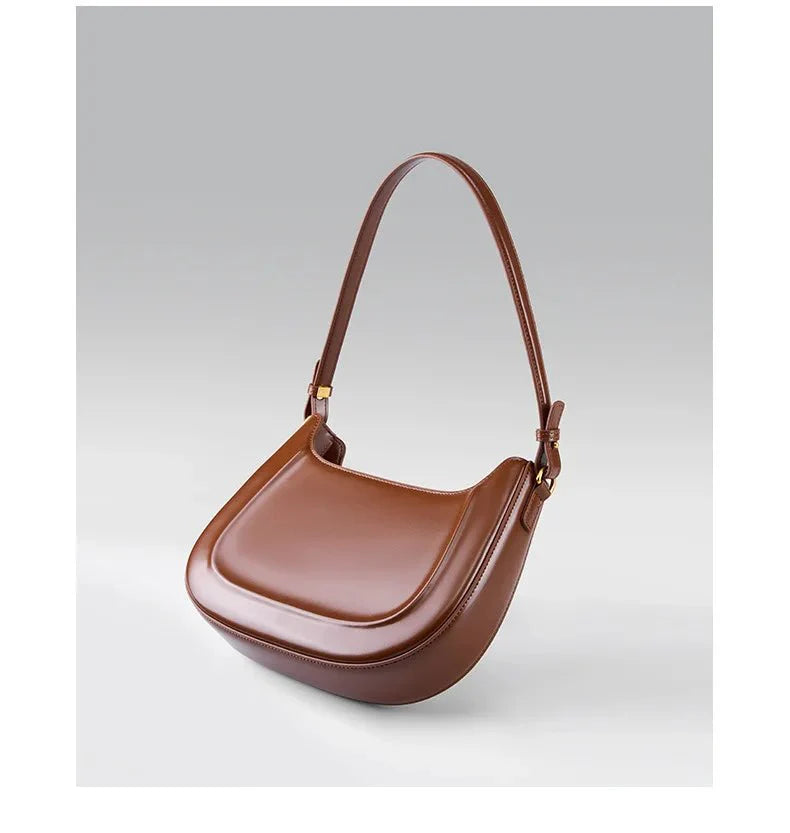 accessoire en cuir brillant