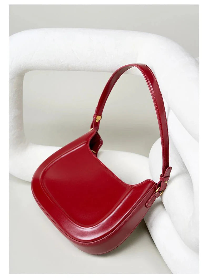 sophistication cuir brillant