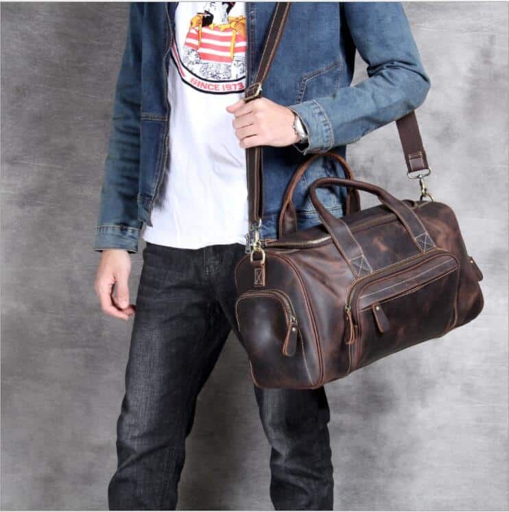 accessoire de voyage en cuir