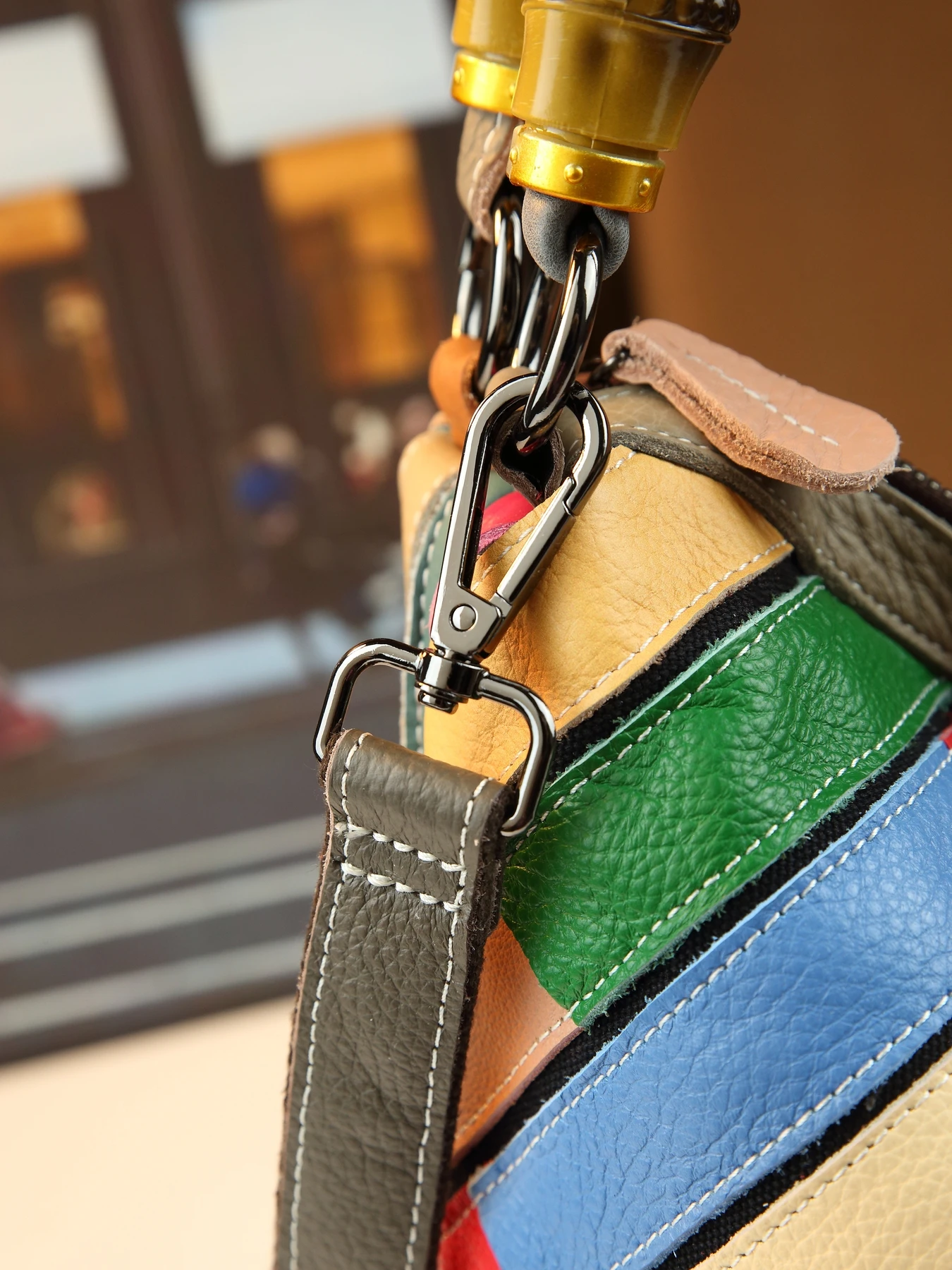 cuir patchwork arc-en-ciel